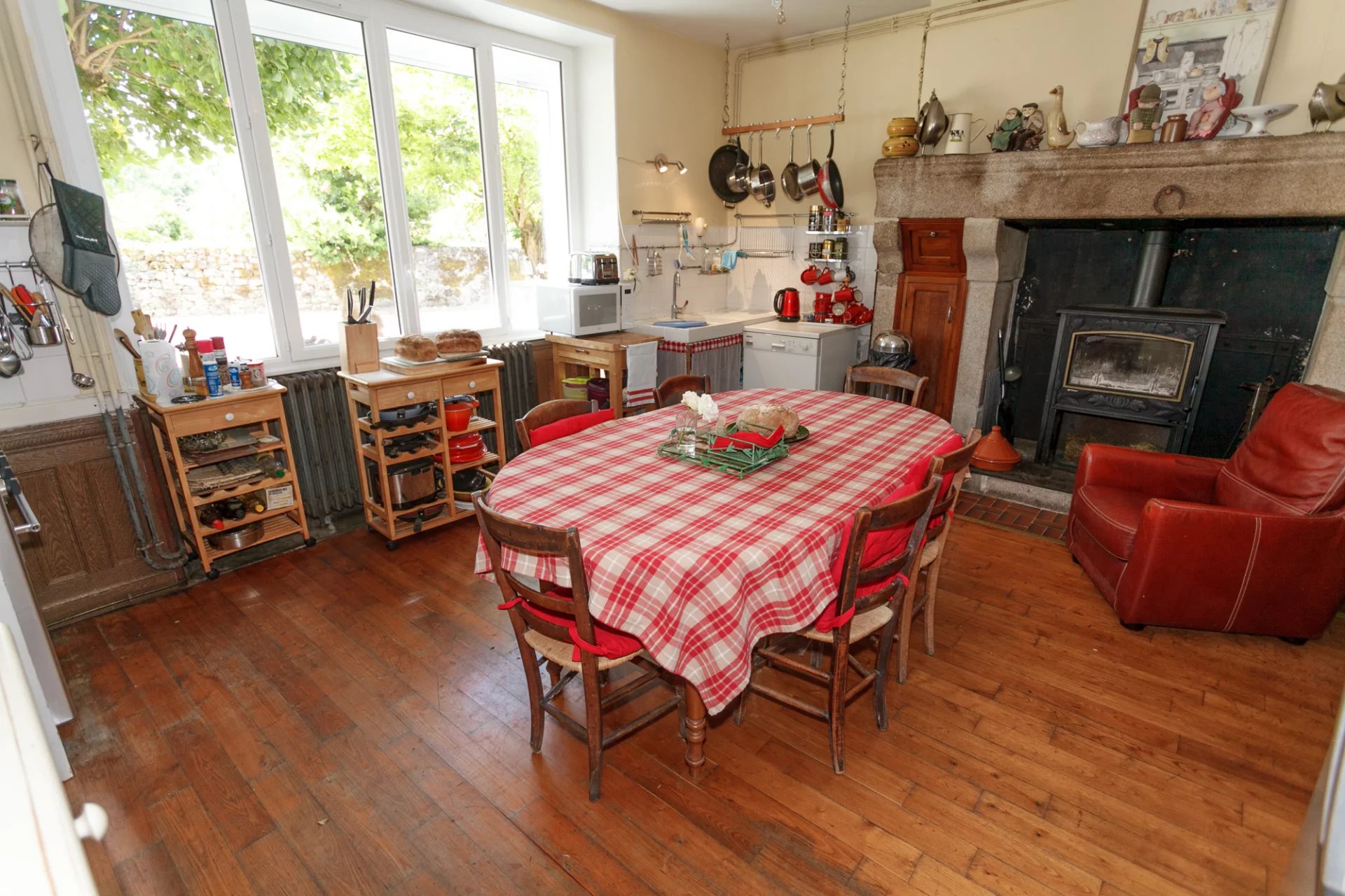 Spacious pretty stone maison de maitre with pool and small lake., Limousin – France – BVI76336