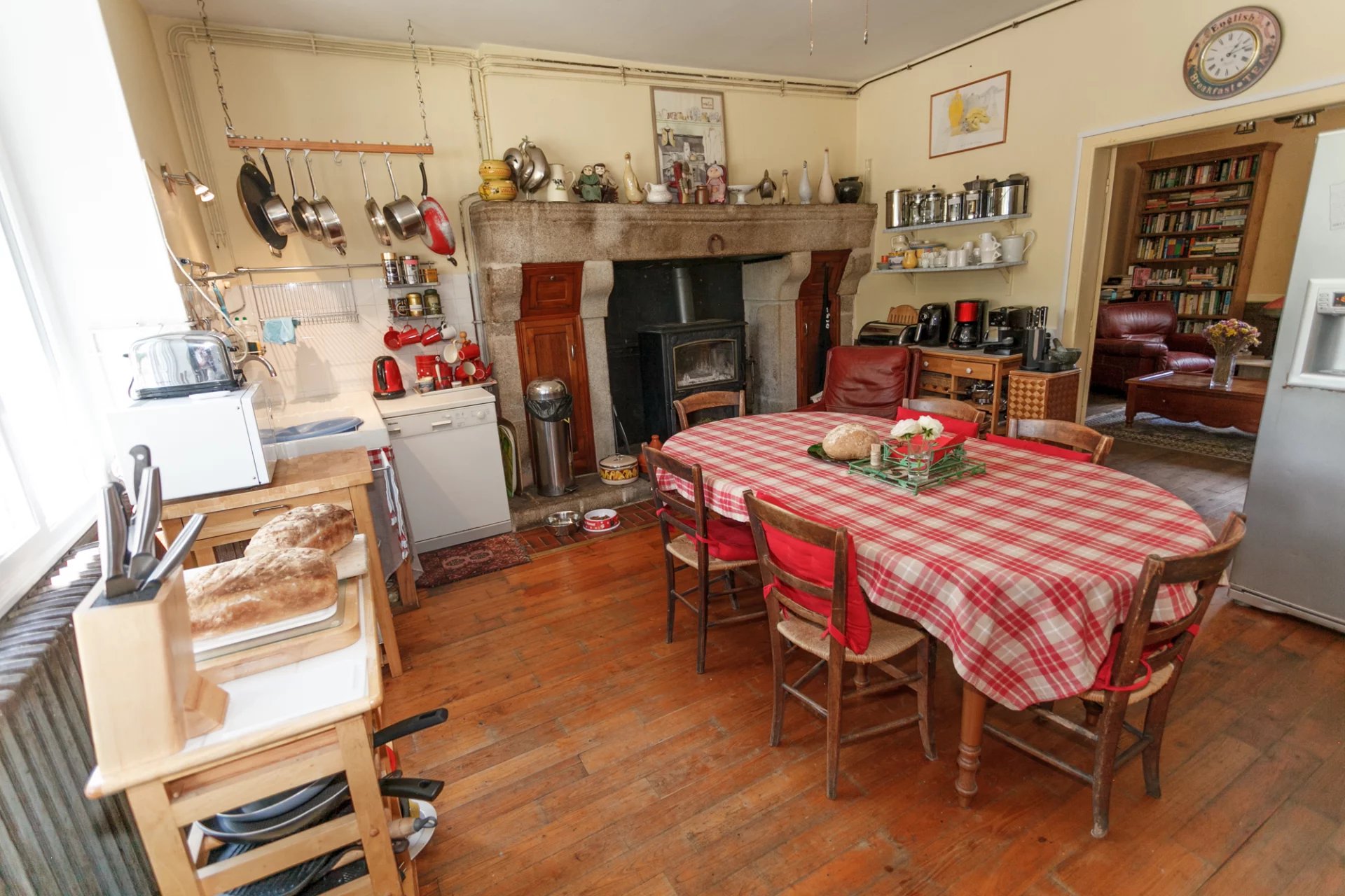 Spacious pretty stone maison de maitre with pool and small lake., Limousin – France – BVI76336