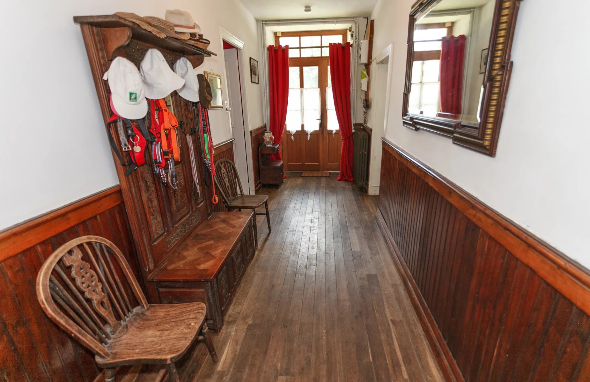 Spacious pretty stone maison de maitre with pool and small lake., Limousin – France – BVI76336