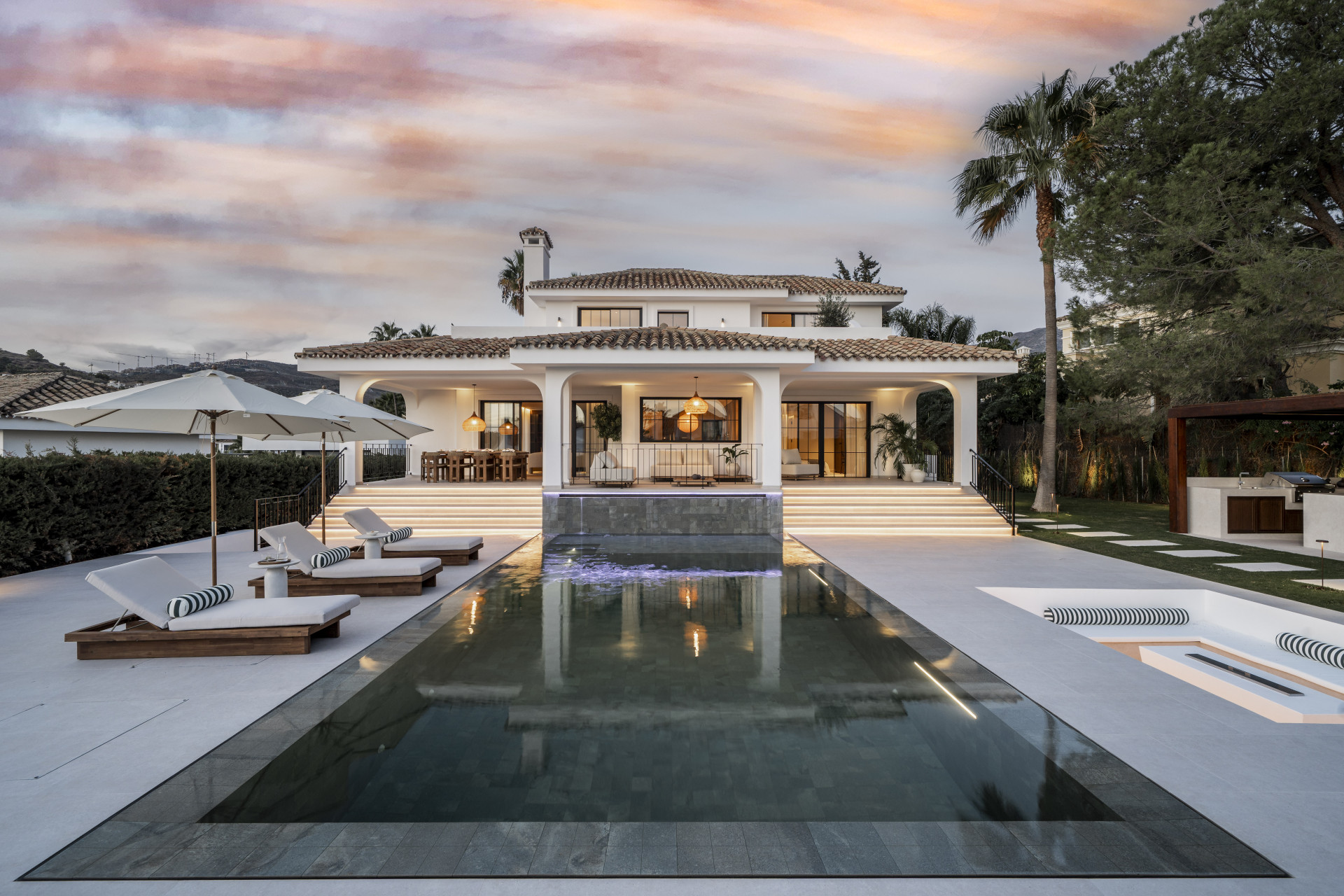 5 bedroom Villa in Marbella, Malaga, Spain – 428-05235D