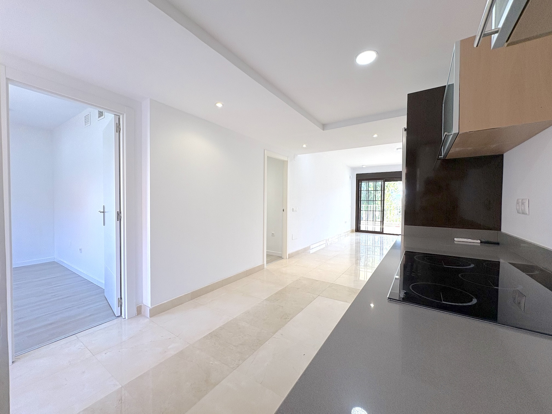 2 bedroom Apartment in Benalmadena, Malaga, Spain – 428-05298P