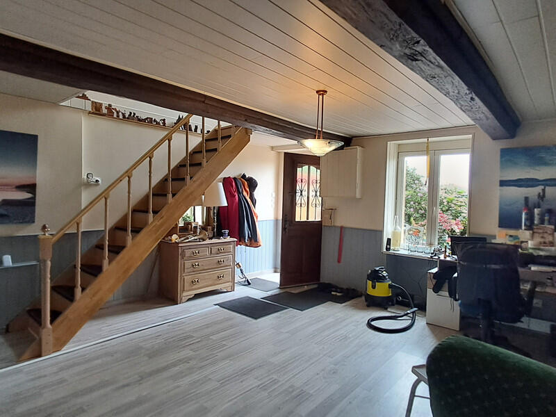 Charming country house with land and outbuildings, ideal for a young couple seeking peace and space