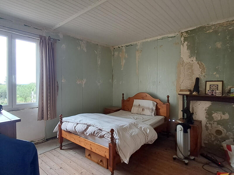 Charming country house with land and outbuildings, ideal for a young couple seeking peace and space