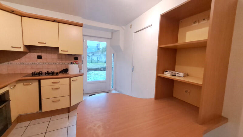 Exceptional, perfectly maintained Townhouse, ideally located close to all amenities in Tinchebray-Bocage, Orne, Normandy