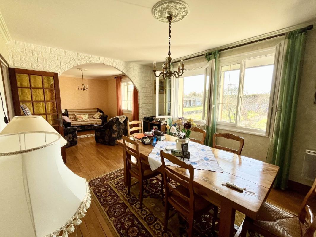 3 bedroom maison individuelle in Mauprevoir, Vienne, France