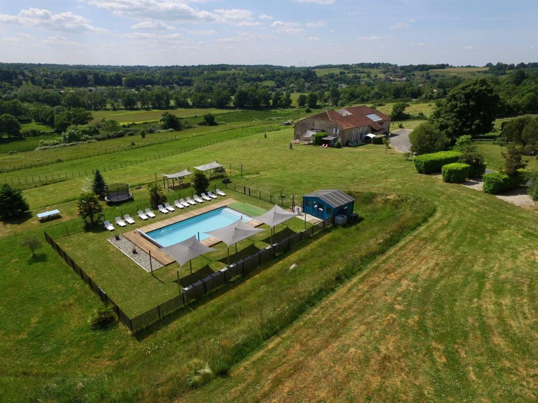 26 bedroom maison situee en campagne in Availles Limouzine, Vienne, France