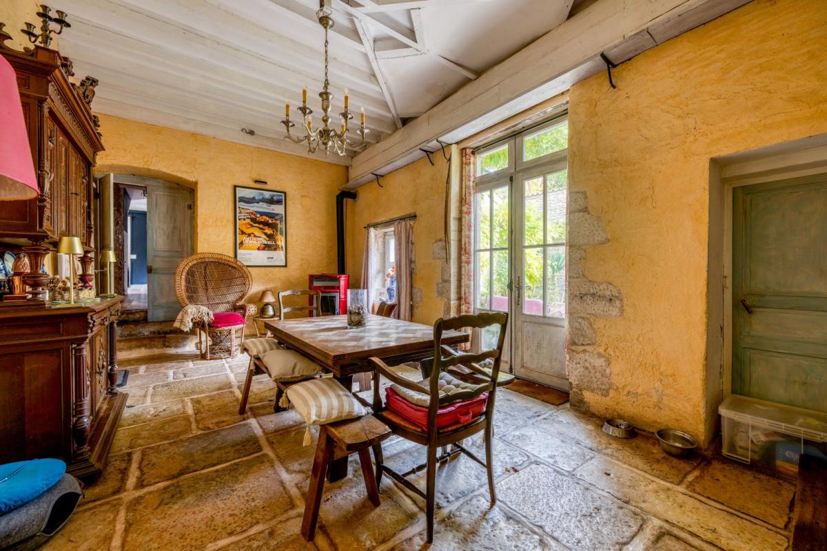 4 bedroom propriete in Ruffec, Charente, France