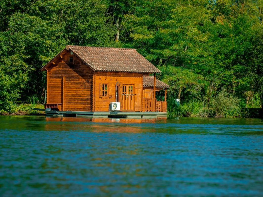 9 bedroom maison in Sablons, Gironde, France