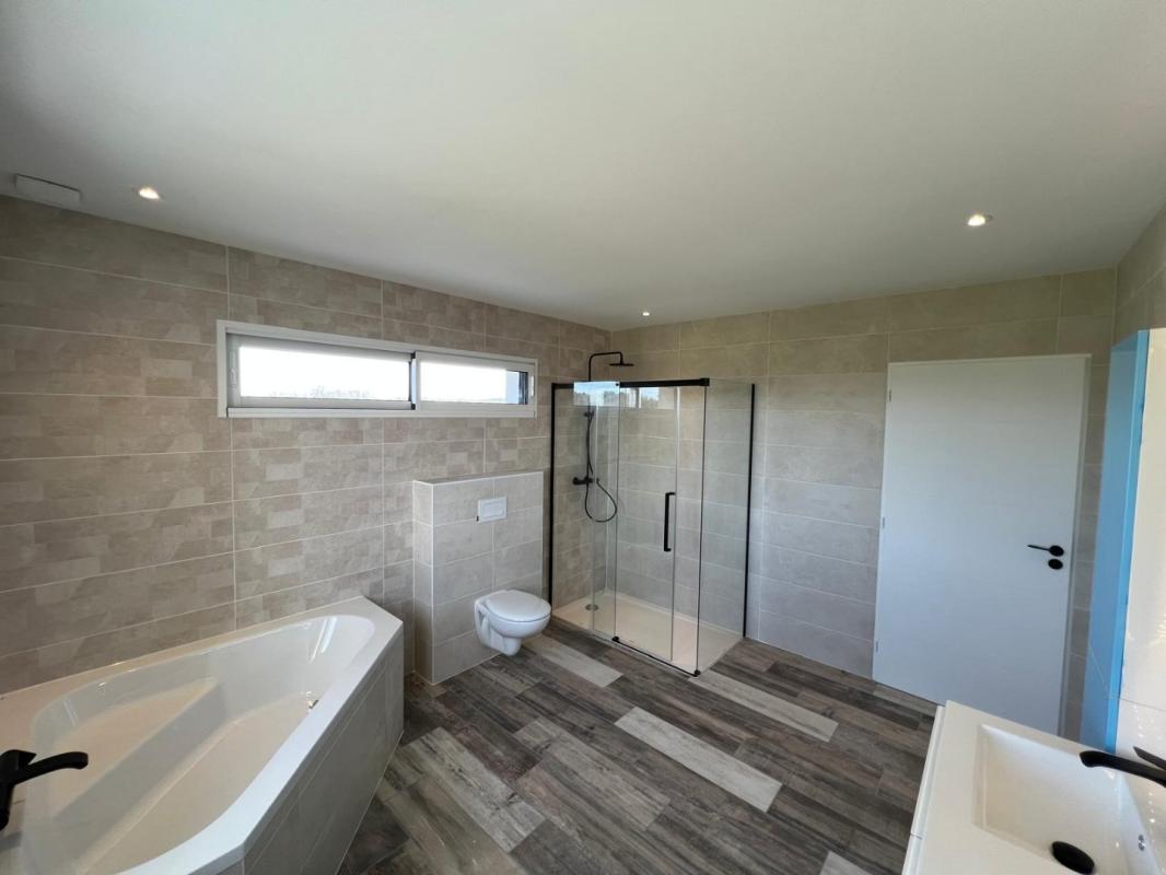 4 bedroom maison in Leguillac De L’auche, Dordogne, France