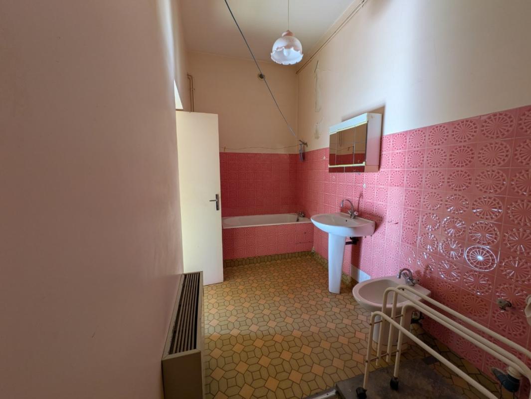 immeuble in Cransac, Aveyron, France