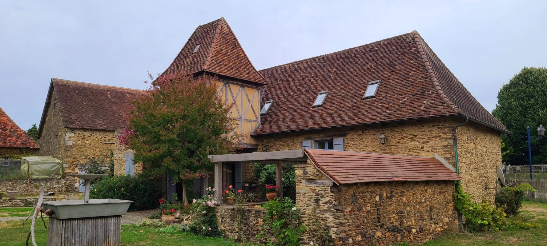 4 bedroom maison in Saint Yrieix La Perche, Haute-Vienne, France