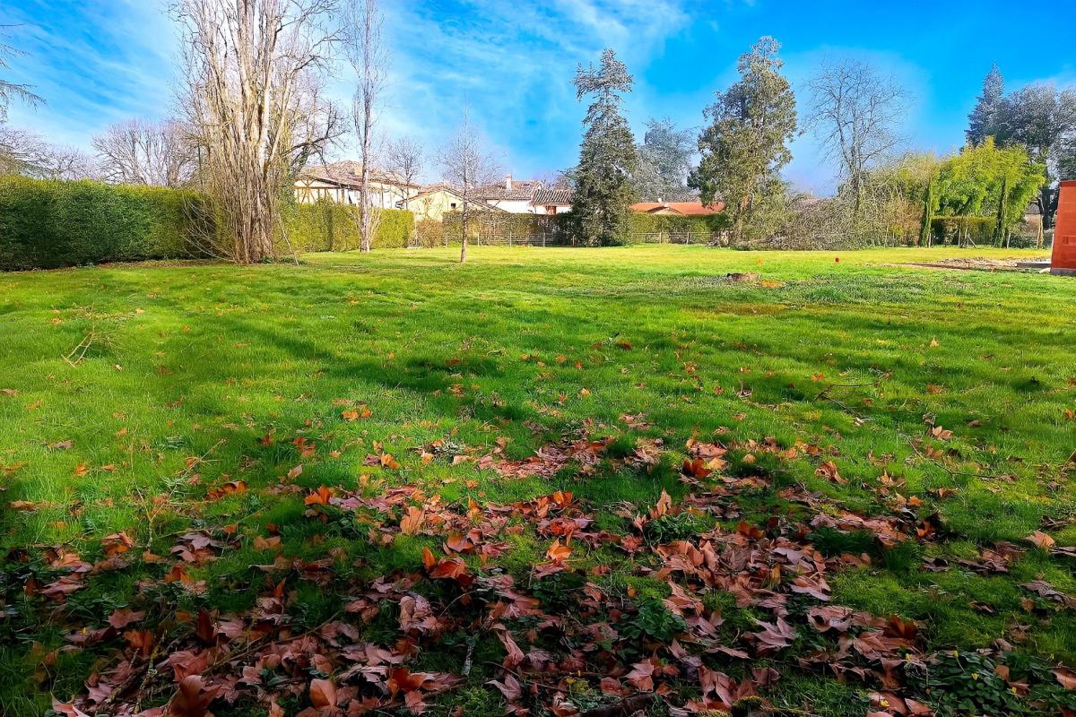 terrain in Saint Lieux Les Lavaur, Tarn, France