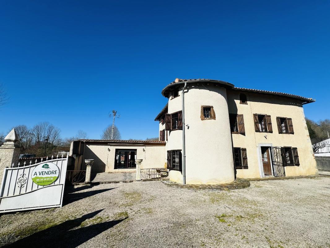 7 bedroom maison de village in Prat Bonrepaux, Ariège, France