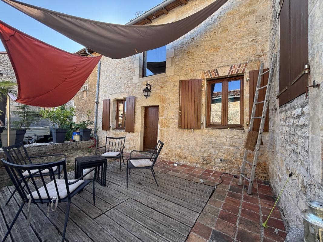 2 bedroom demeure in Ventouse, Charente, France