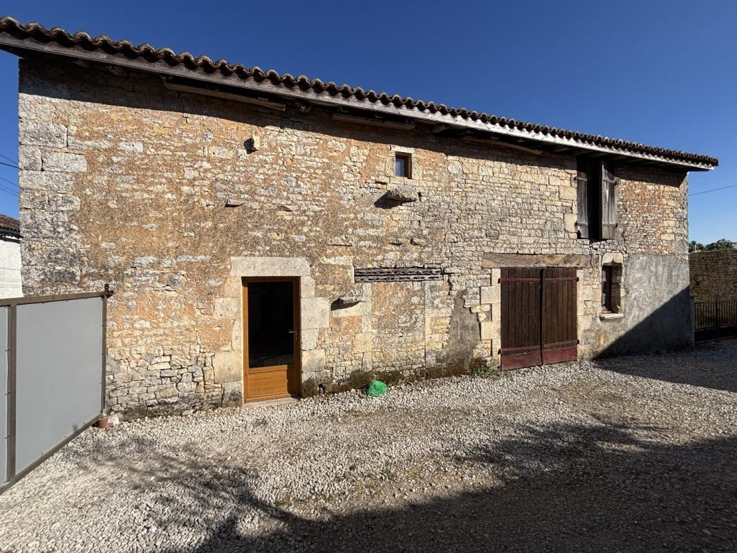 2 bedroom demeure in Ventouse, Charente, France