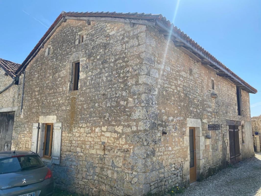 2 bedroom demeure in Ventouse, Charente, France