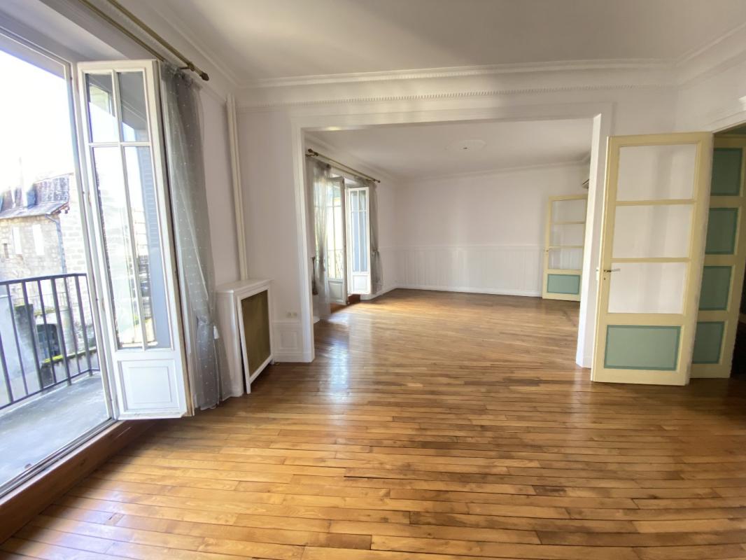 2 bedroom appartement bourgeois in Brive La Gaillarde, Corrèze, France