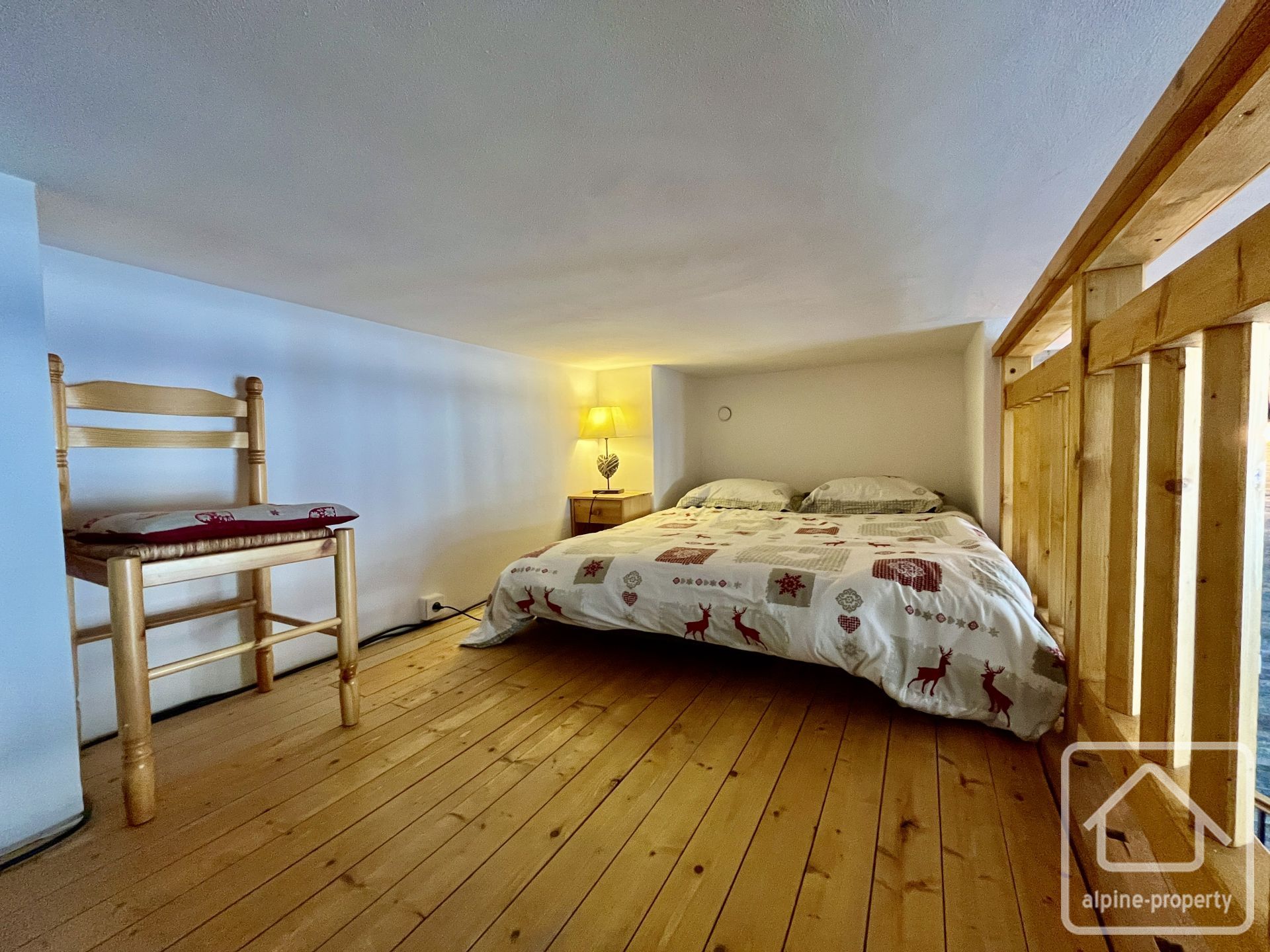 Renovated Two-bedroom Apartment Located In The Town Centre, Sold Furnished With Cellar And Ski Locker. – CLUB