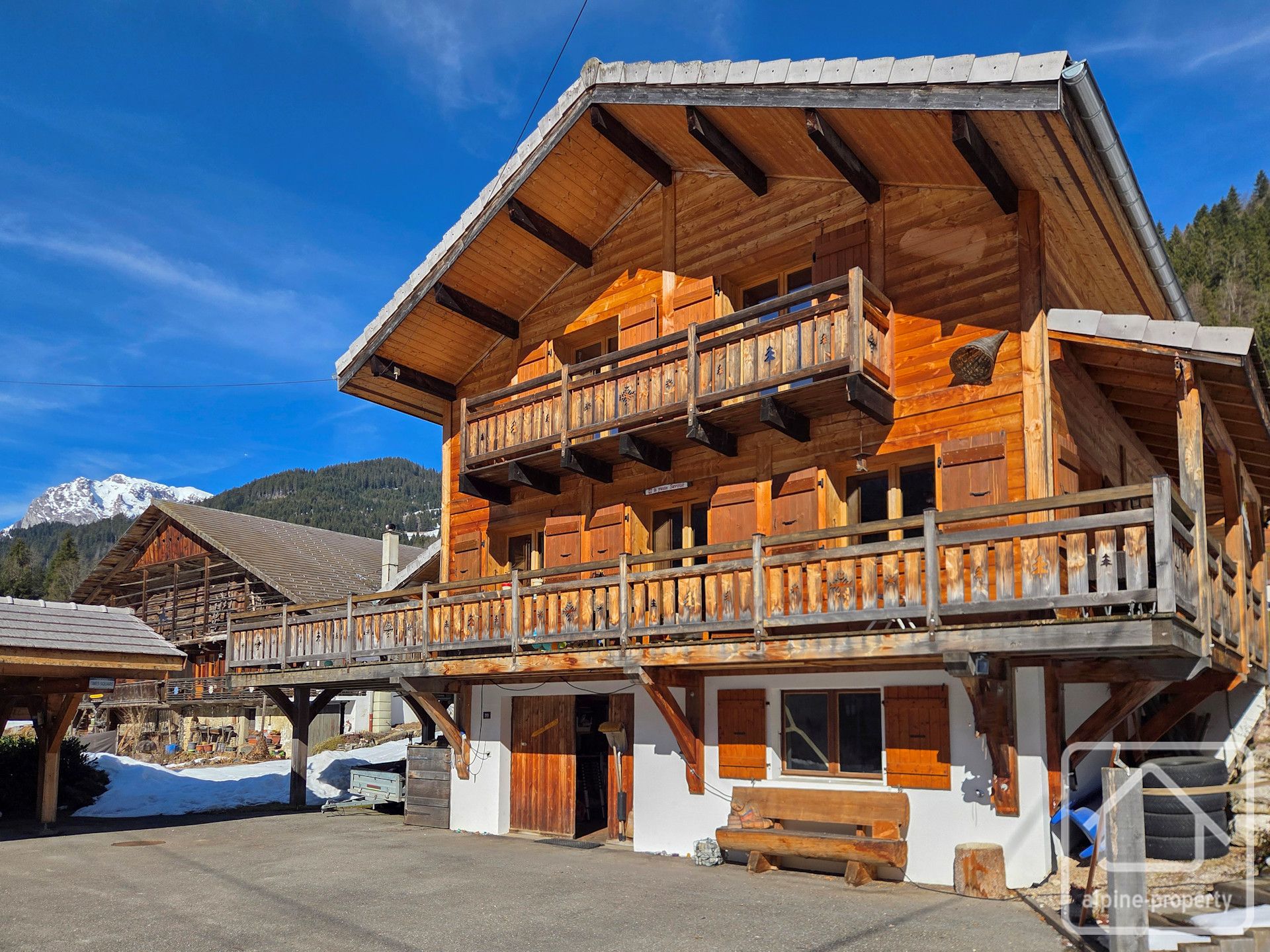 A Modern Chalet, Recently Extended And Renovated, In A Sunny Location Very Close To Chatel. – SAIX