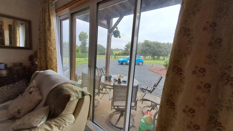 Beautiful, fully detached stone property situated in a peaceful rural setting, comprising 4 bedrooms and a holiday apartment, ideal for a seasonal rental business