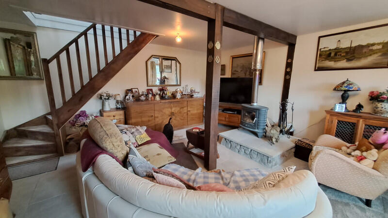 Beautiful, fully detached stone property situated in a peaceful rural setting, comprising 4 bedrooms and a holiday apartment, ideal for a seasonal rental business