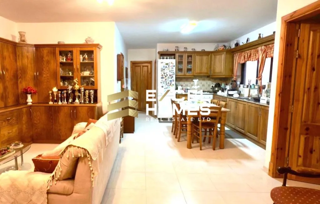 3 bedroom Maisonette in Mosta, Malta – 67064