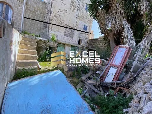 4 bedroom Townhouse in Ghajnsielem, Malta – 66980