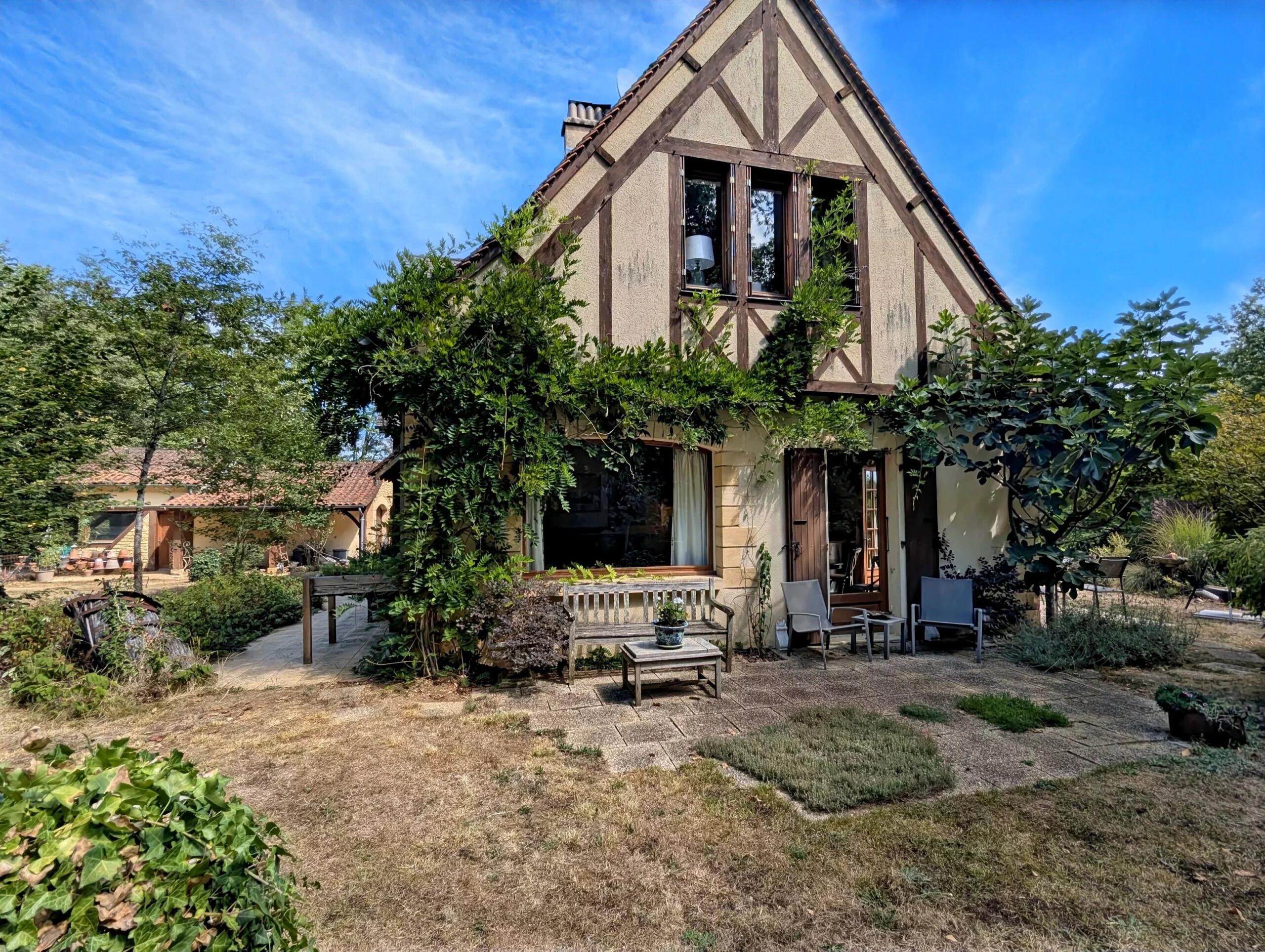 3-Bedroom Stone House Near Sarlat-la-Canéda with Garden and Rental Potential, Aquitaine – France – BVI82214