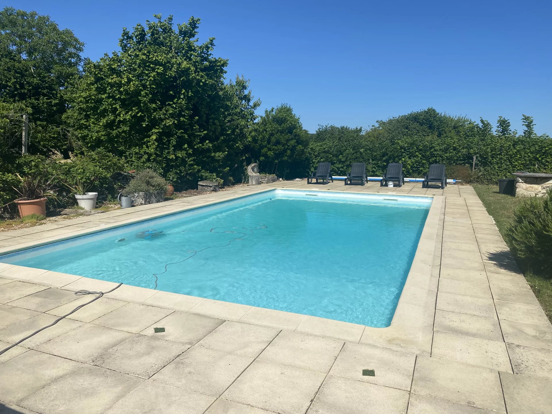 Stone property with outbuilding close to lively town, Aquitaine – France – BVI81235