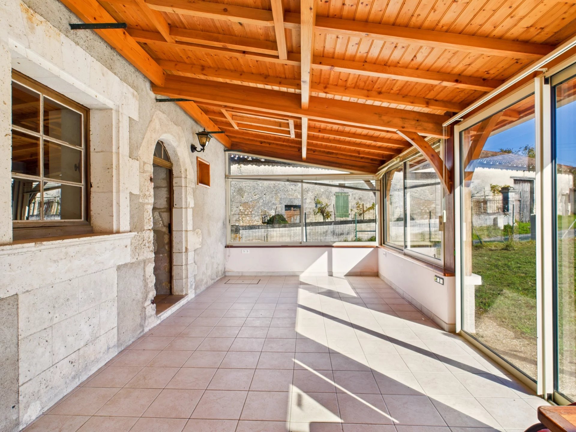 Charming 3 Bedroom House with Outbuildings – Full of Character and Potential, Aquitaine – France – BVI58361