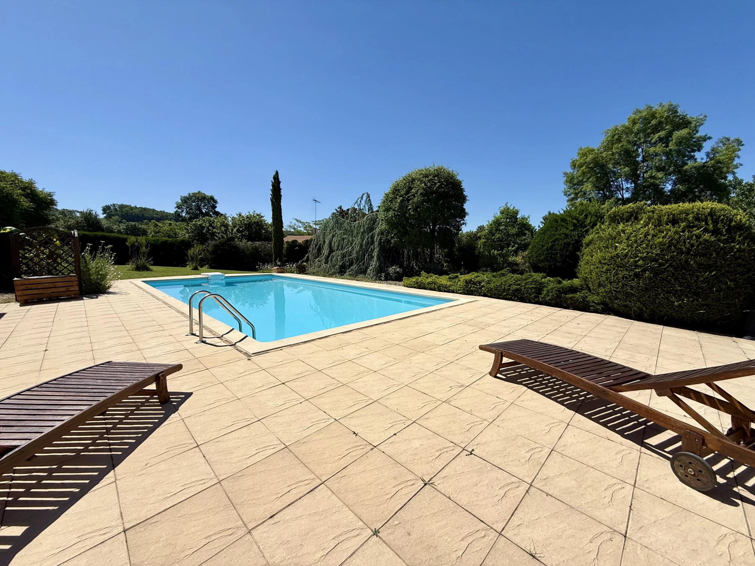 Charming Home with Pool and Guest Cottage between Dordogne and Gironde, Aquitaine – France – BVI78560