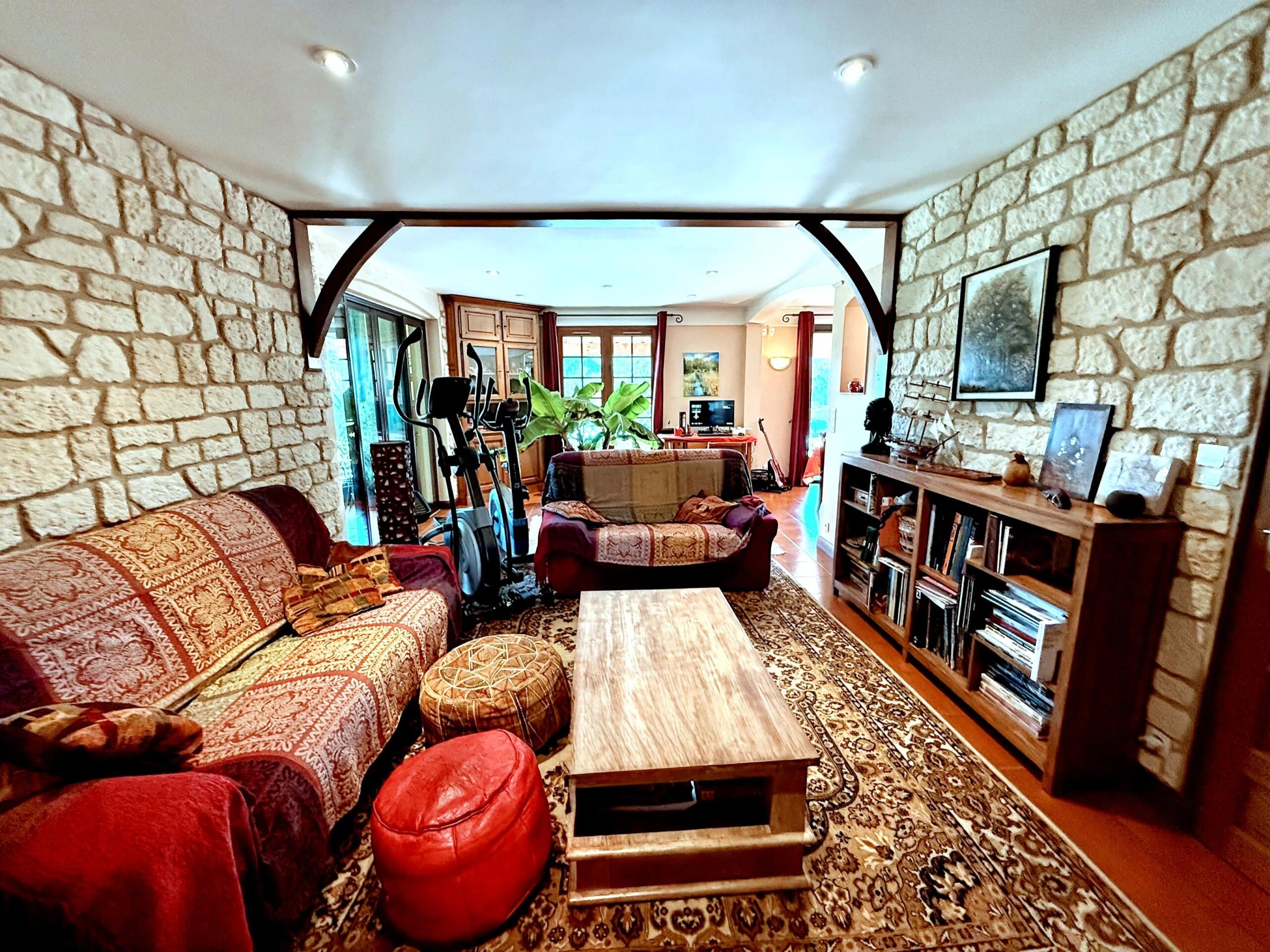 Charming Home with Pool and Guest Cottage between Dordogne and Gironde, Aquitaine – France – BVI78560