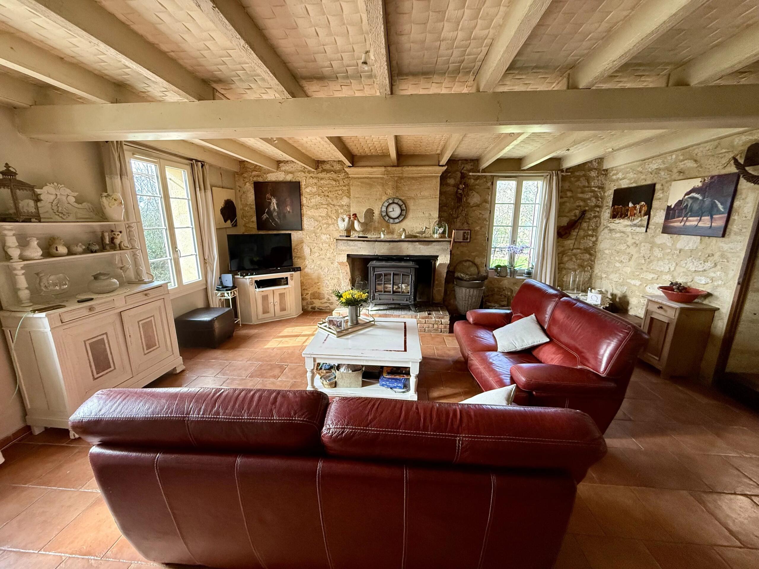 Charming Stone Property with Equestrian Facilities, Private Woodland and River Access in Dordogne, Aquitaine – France – BVI79525
