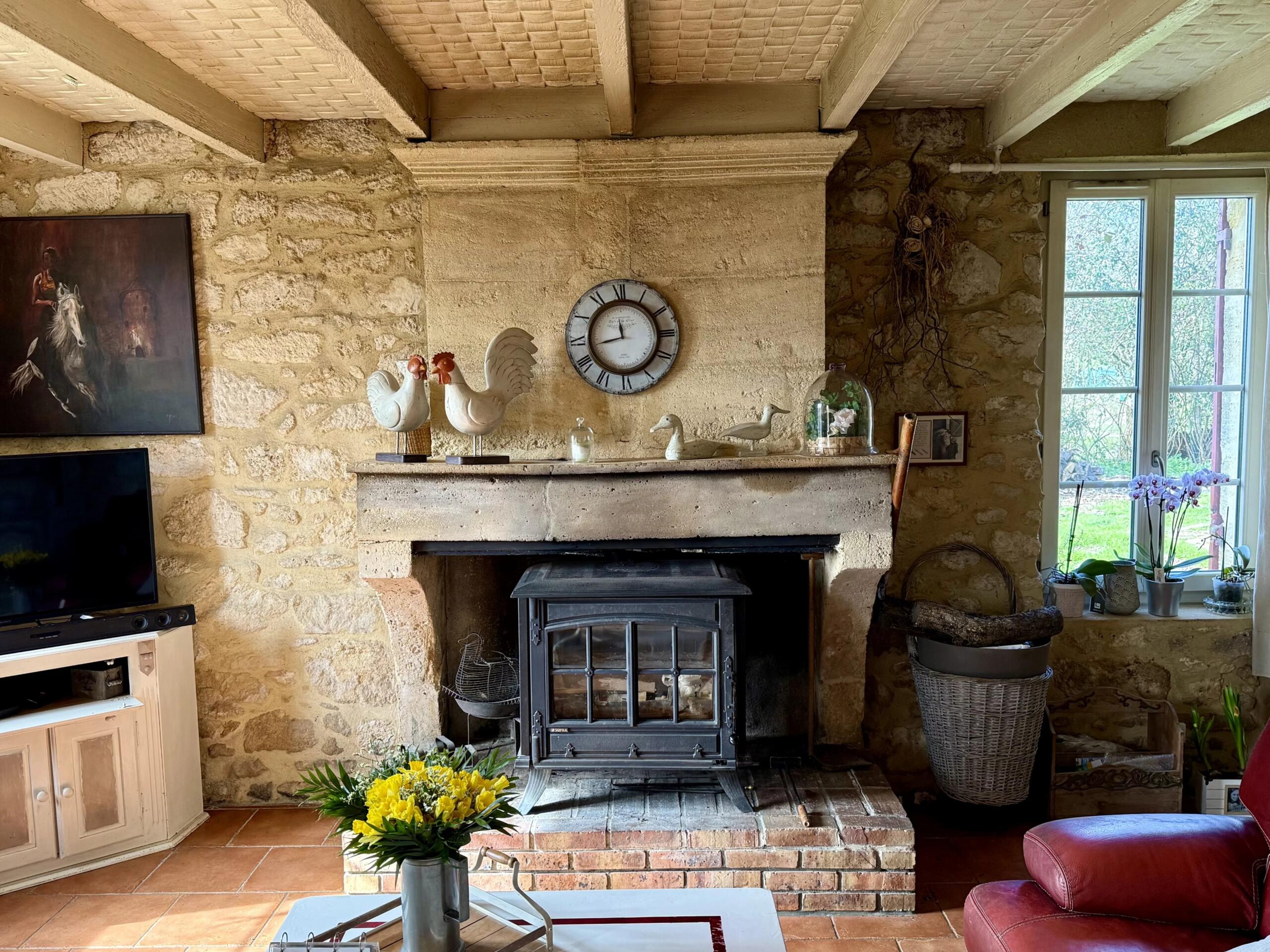 Charming Stone Property with Equestrian Facilities, Private Woodland and River Access in Dordogne, Aquitaine – France – BVI79525