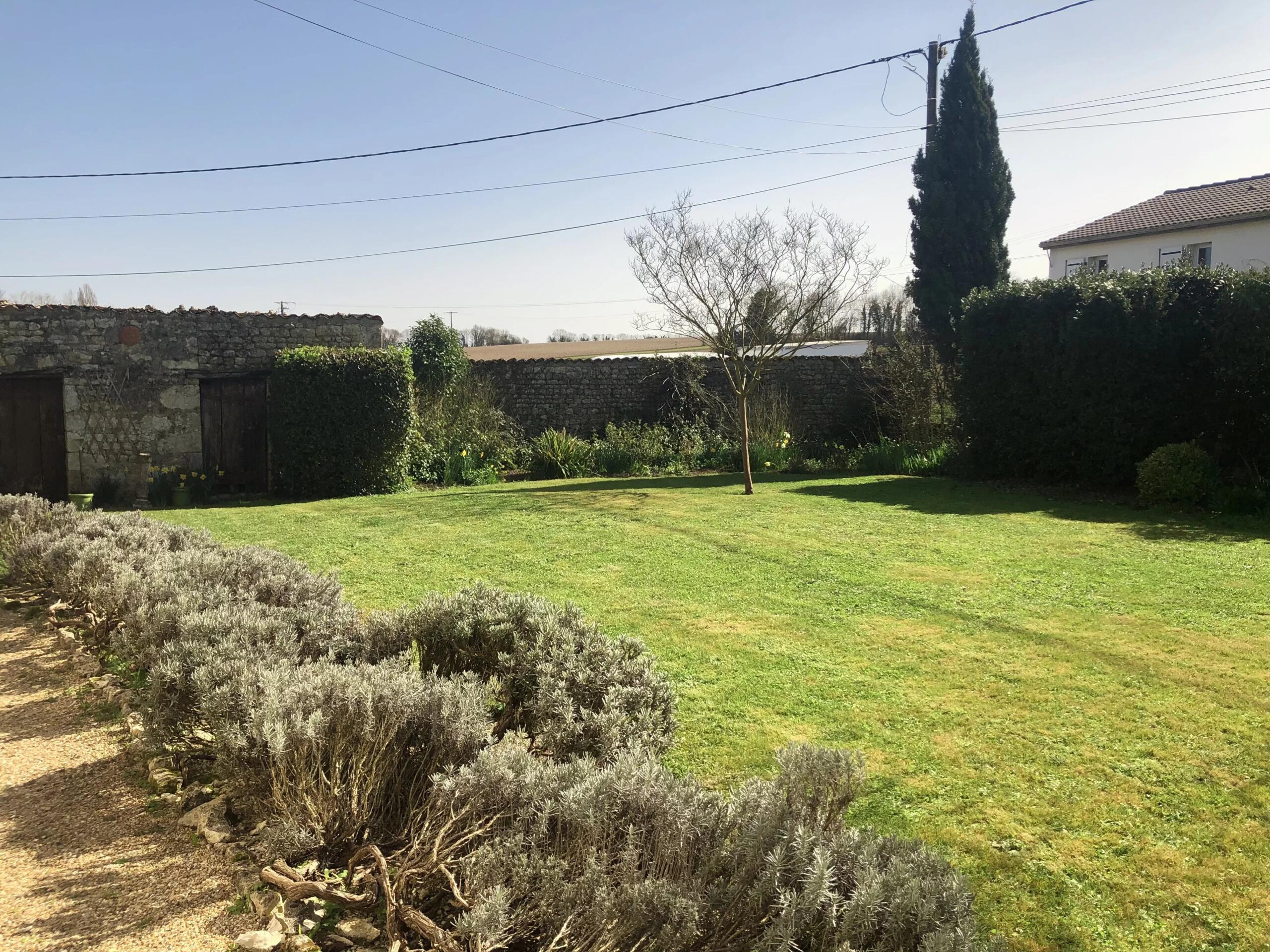 Charming Stone Built Country House, Poitou-Charentes – France – BVI81649