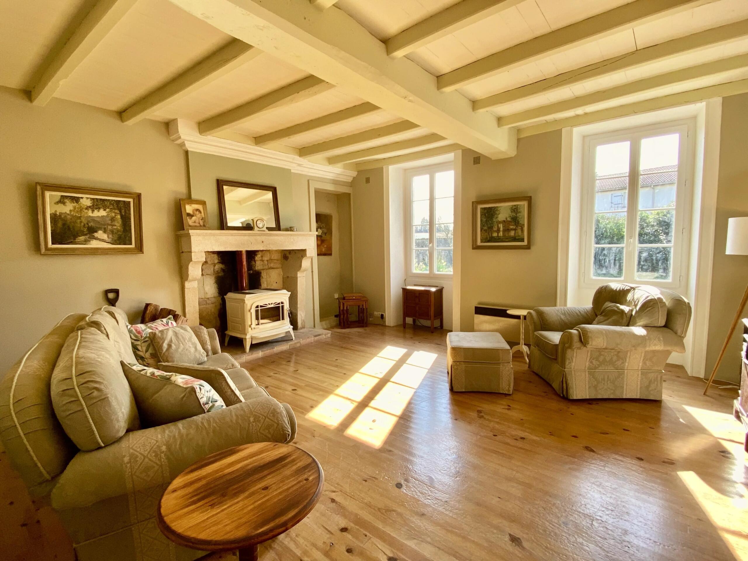 Charming Stone Built Country House, Poitou-Charentes – France – BVI81649