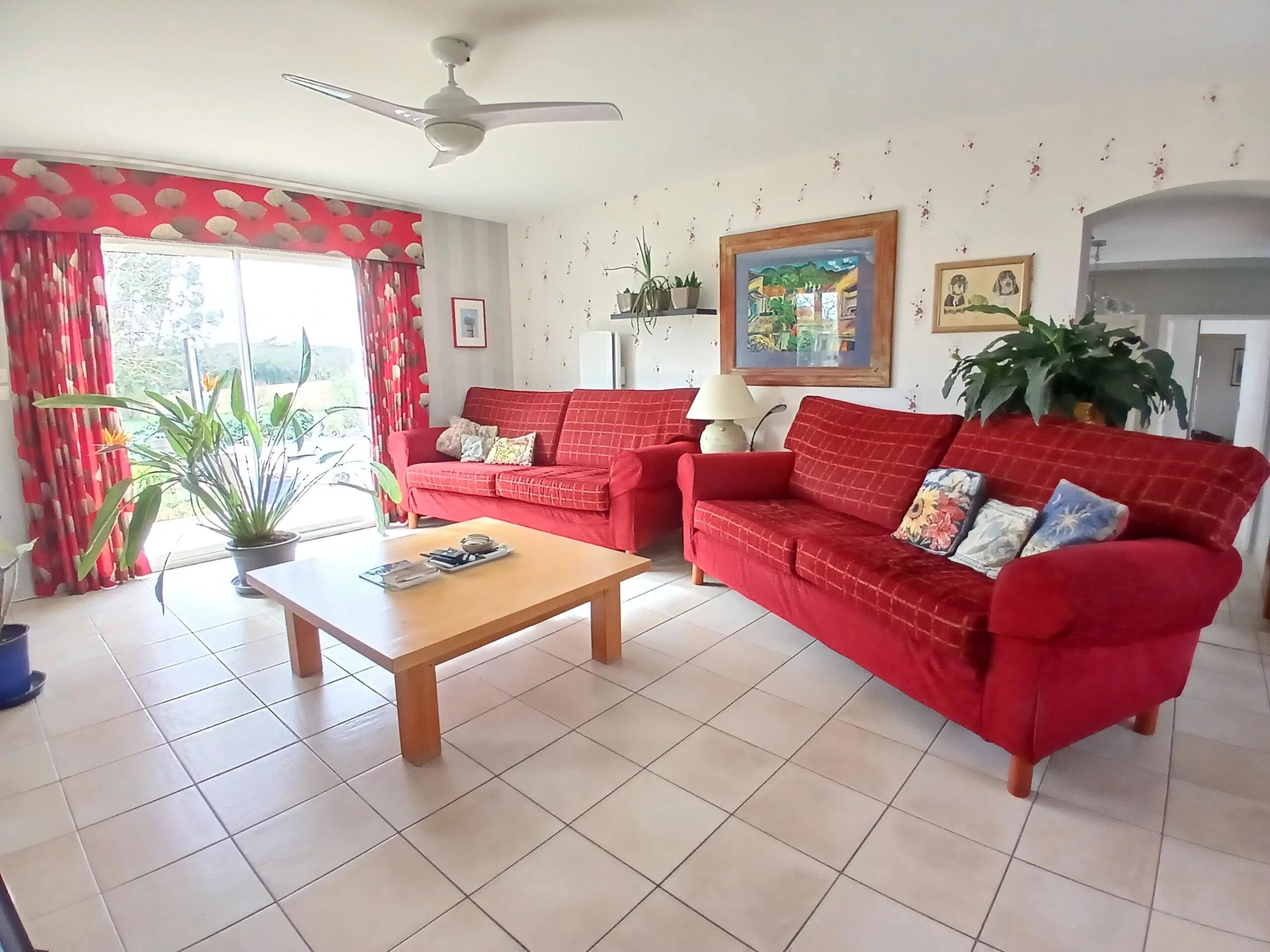 Beautiful, spacious villa with heated swimming pool, Poitou-Charentes – France – BVI84695