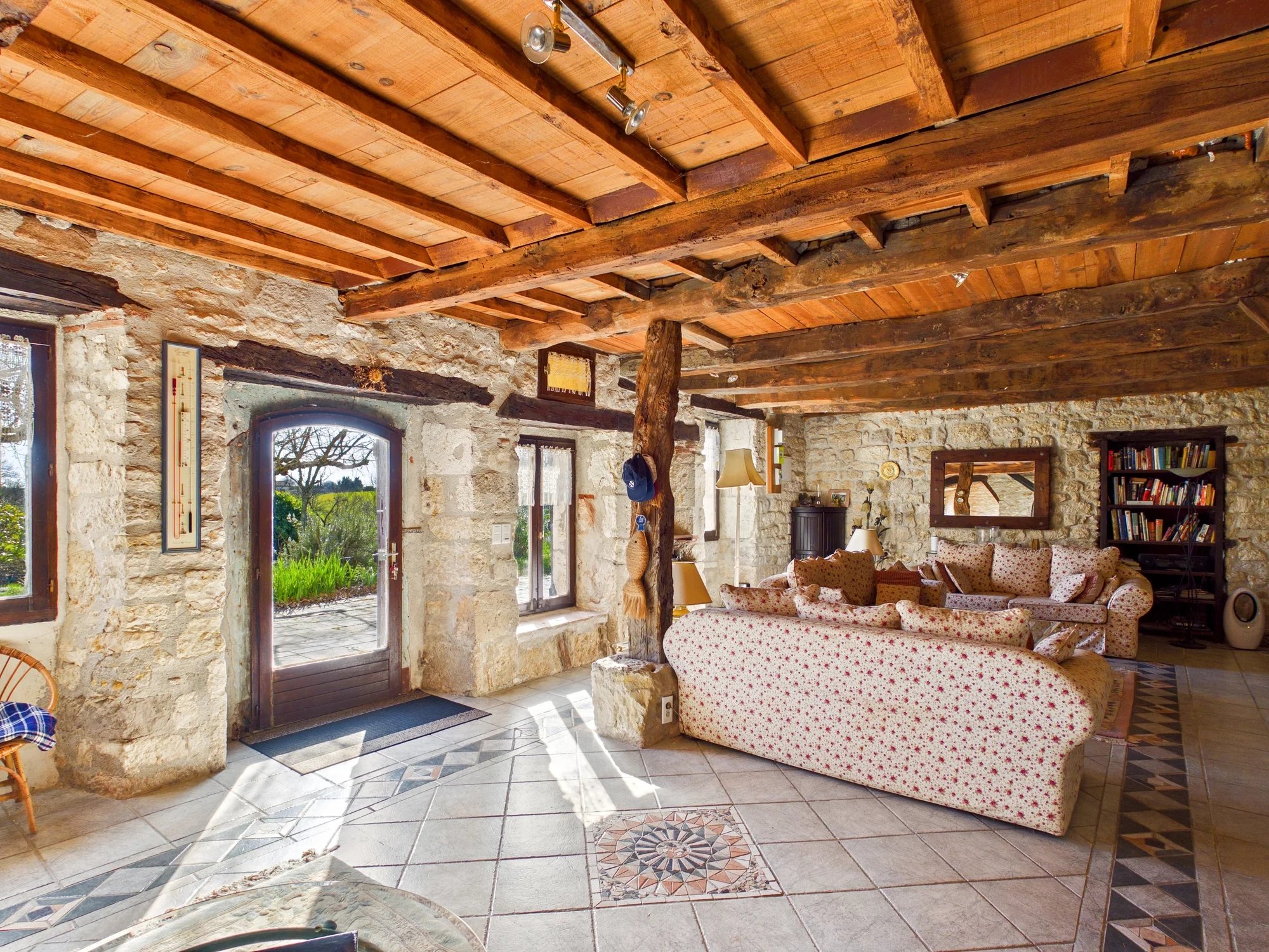 Large stone farmhouse in private location, Midi-Pyrénées – France – BVI84363