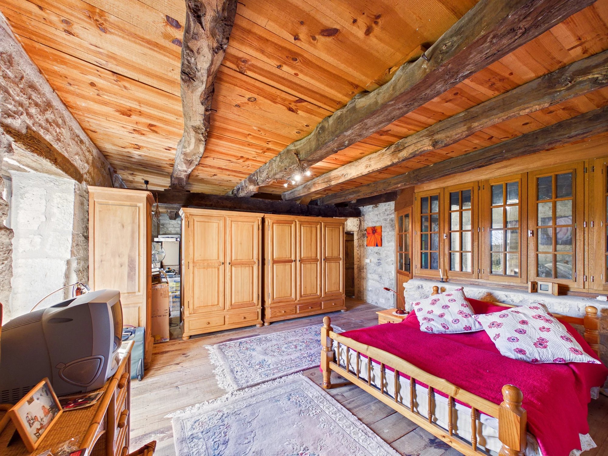 Large stone farmhouse in private location, Midi-Pyrénées – France – BVI84363