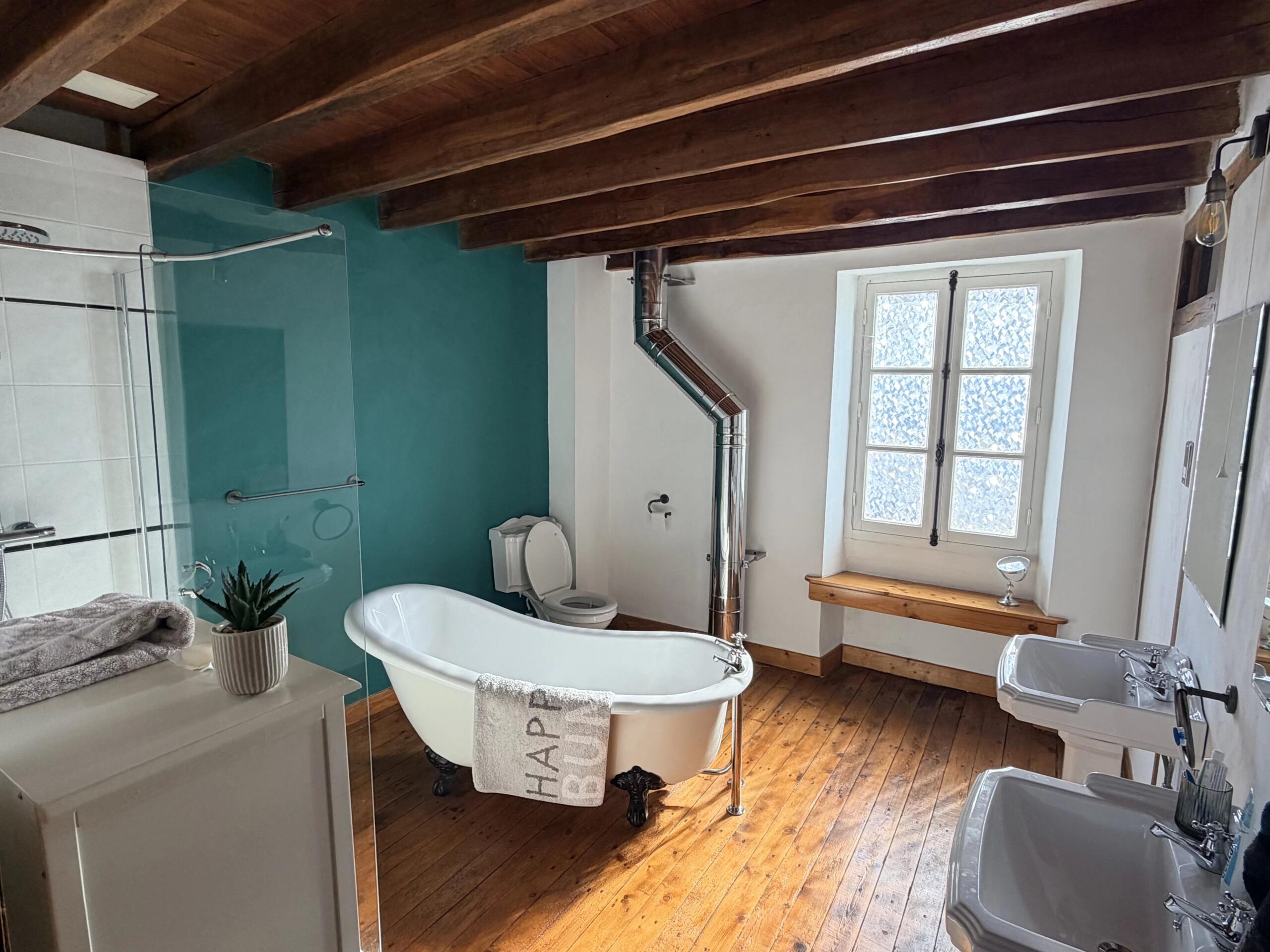 Large hamlet house plus guest house in peaceful location, Limousin – France – BVI84501