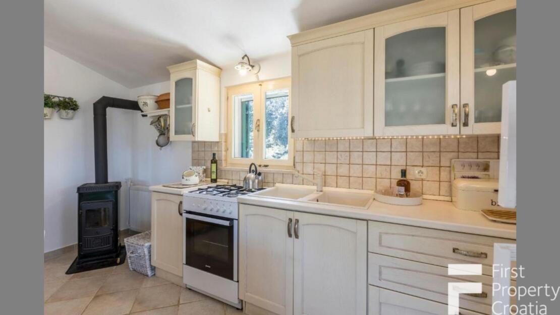 House on Brač island, Croatia – BR1764