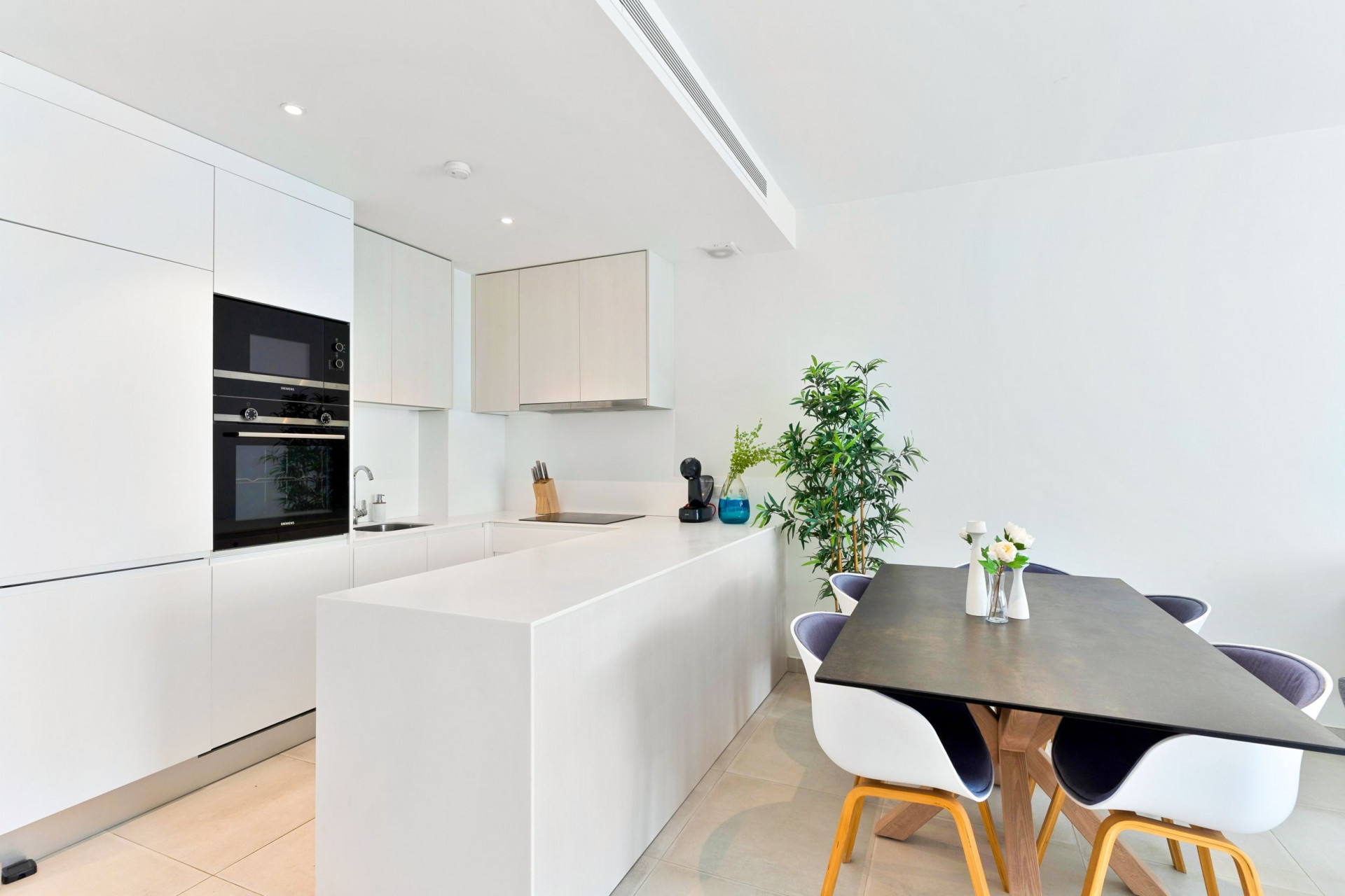 2 bedroom Apartment in Estepona, Malaga, Spain – 428-05315D