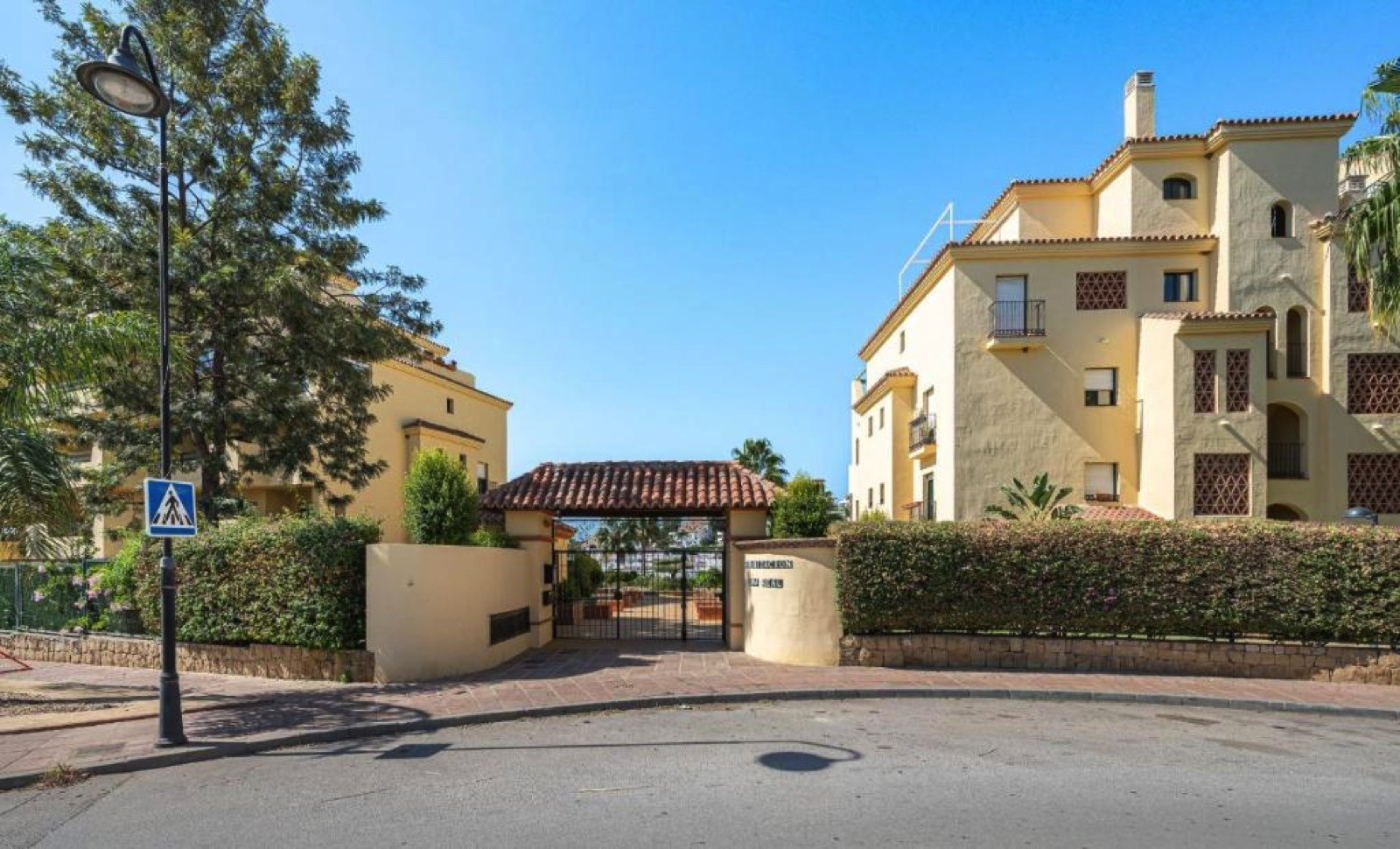 2 bedroom Ground Floor Apartment in Estepona, Malaga, Spain – 428-05317D