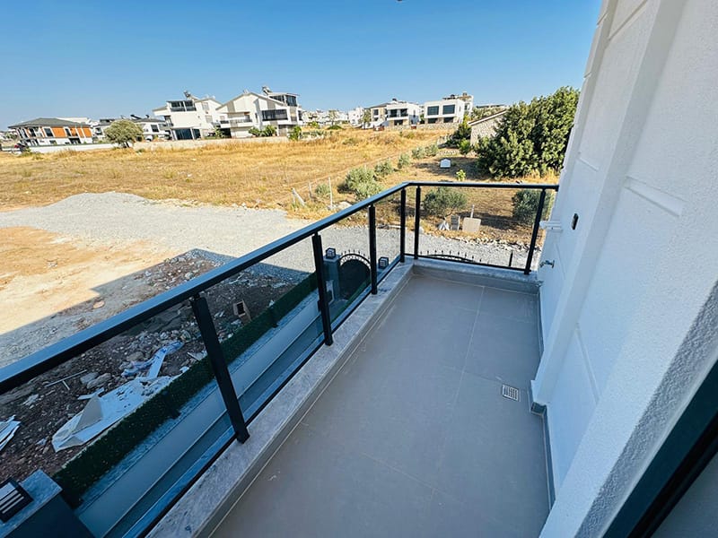 Front garden semi-detached Villa in Altinkum – TC1960