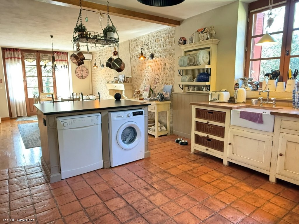 3 bedroom House in Nanteuil-En-Vallee, Nanteuil-En-Vallée, France – r7440