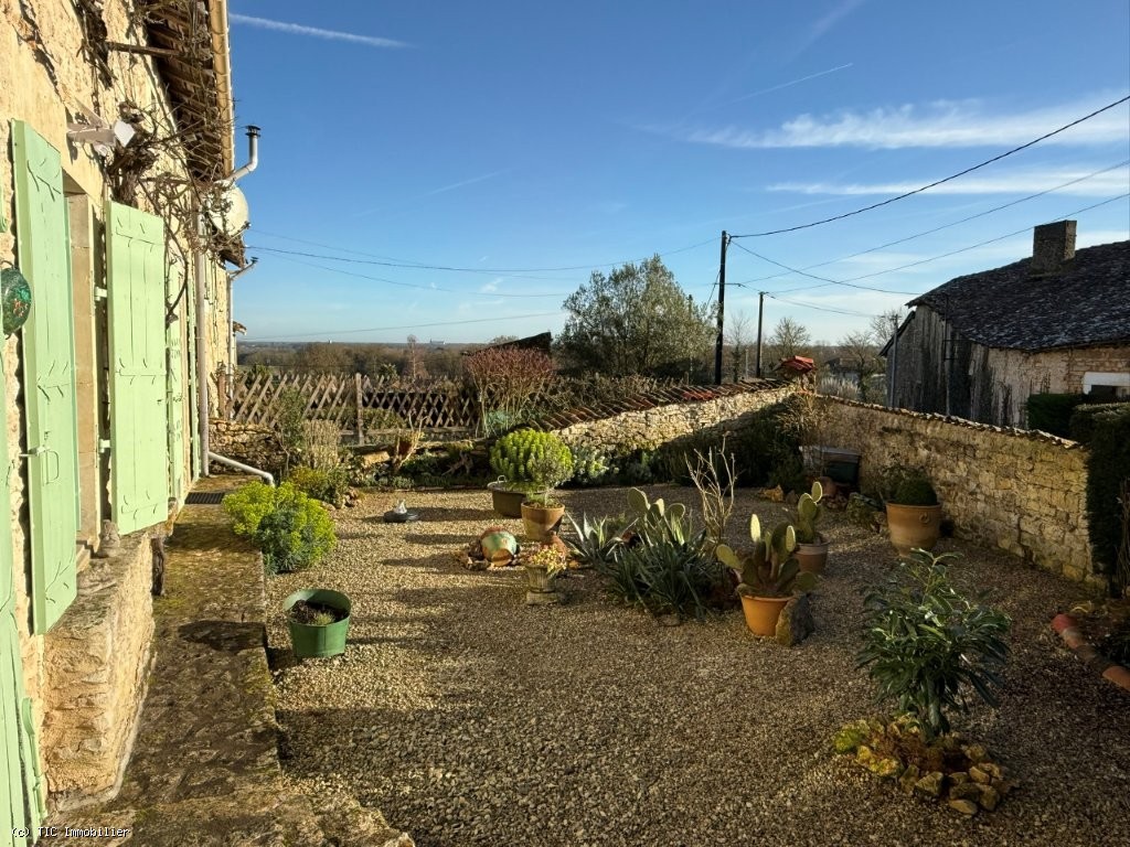 3 bedroom House in Sauze-Vaussais, Sauzé-Vaussais, France – r7436