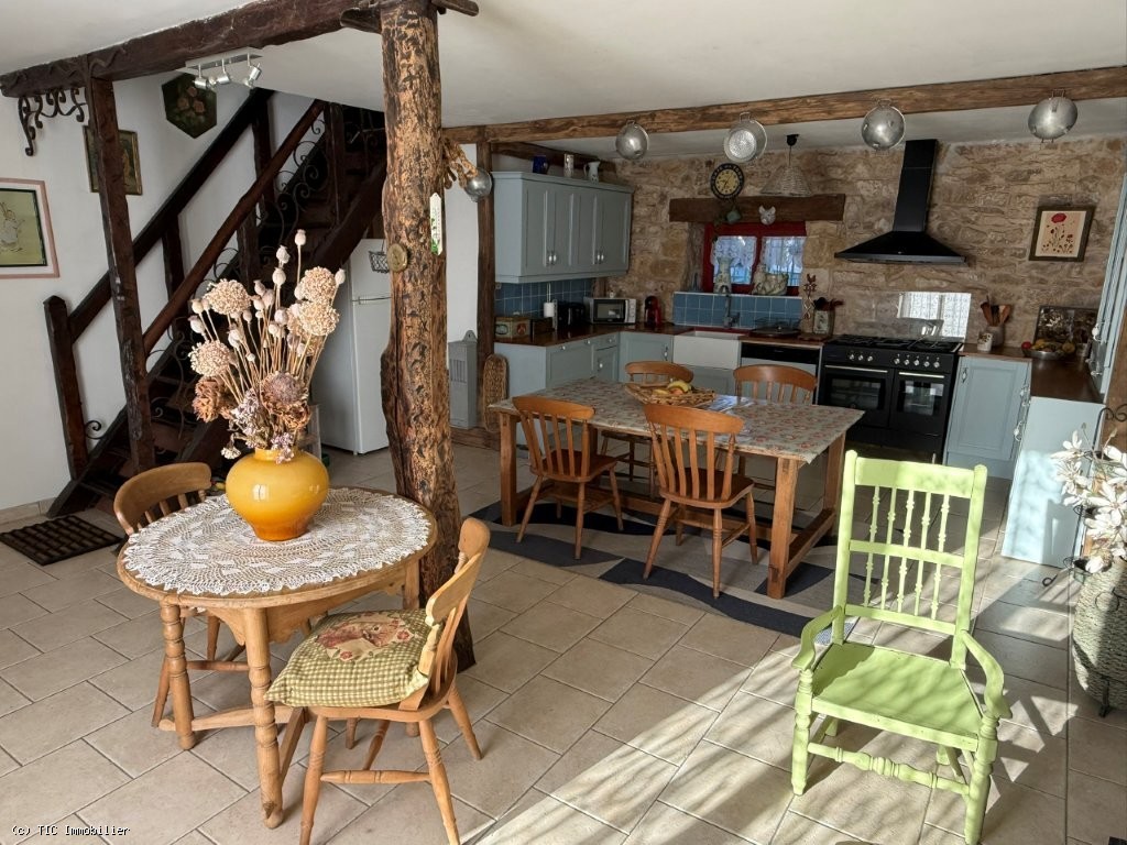 3 bedroom House in Sauze-Vaussais, Sauzé-Vaussais, France – r7436