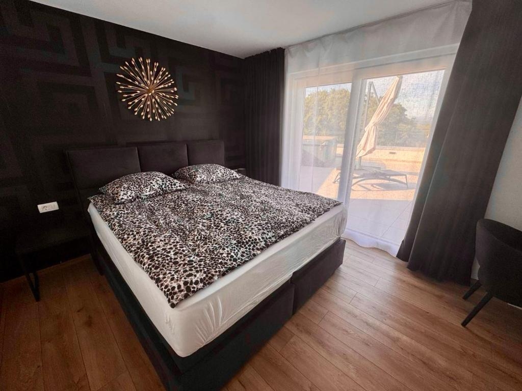 4 bedroom villa in Malinska-Dubašnica, Croatia – 103616