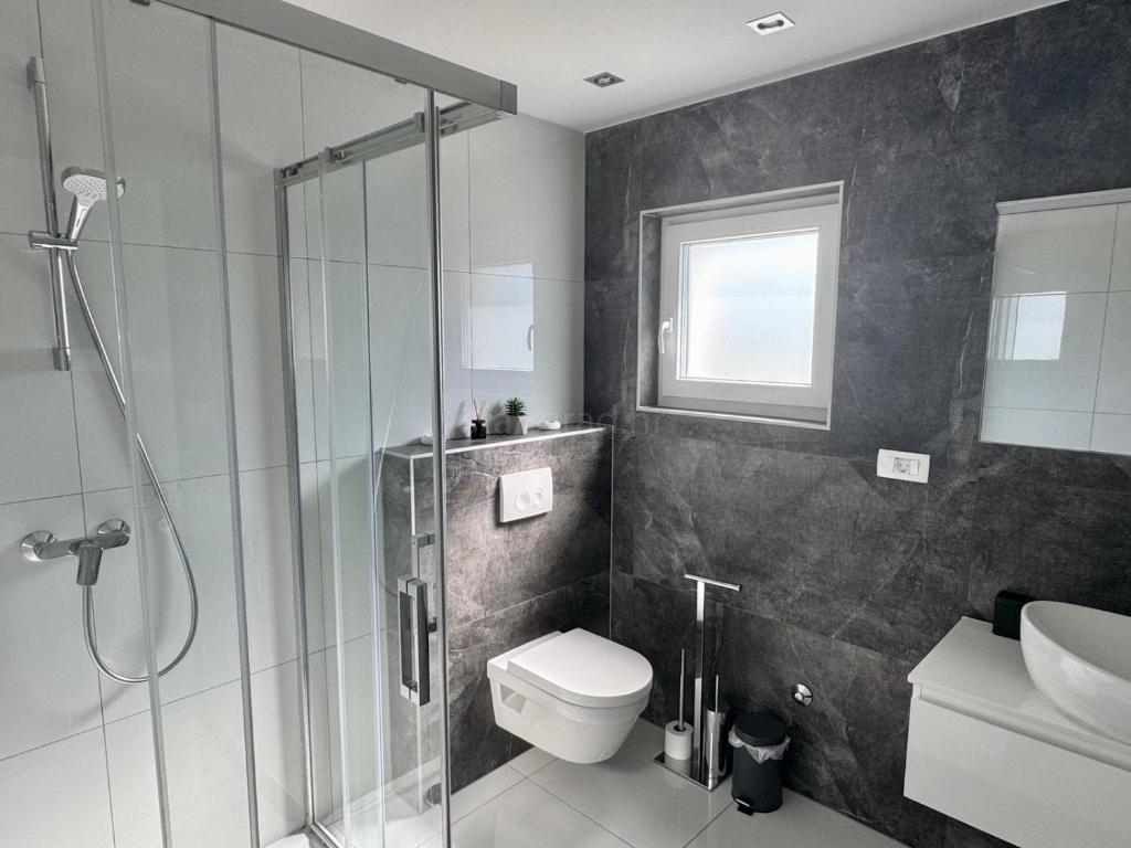 4 bedroom villa in Malinska-Dubašnica, Croatia – 103616