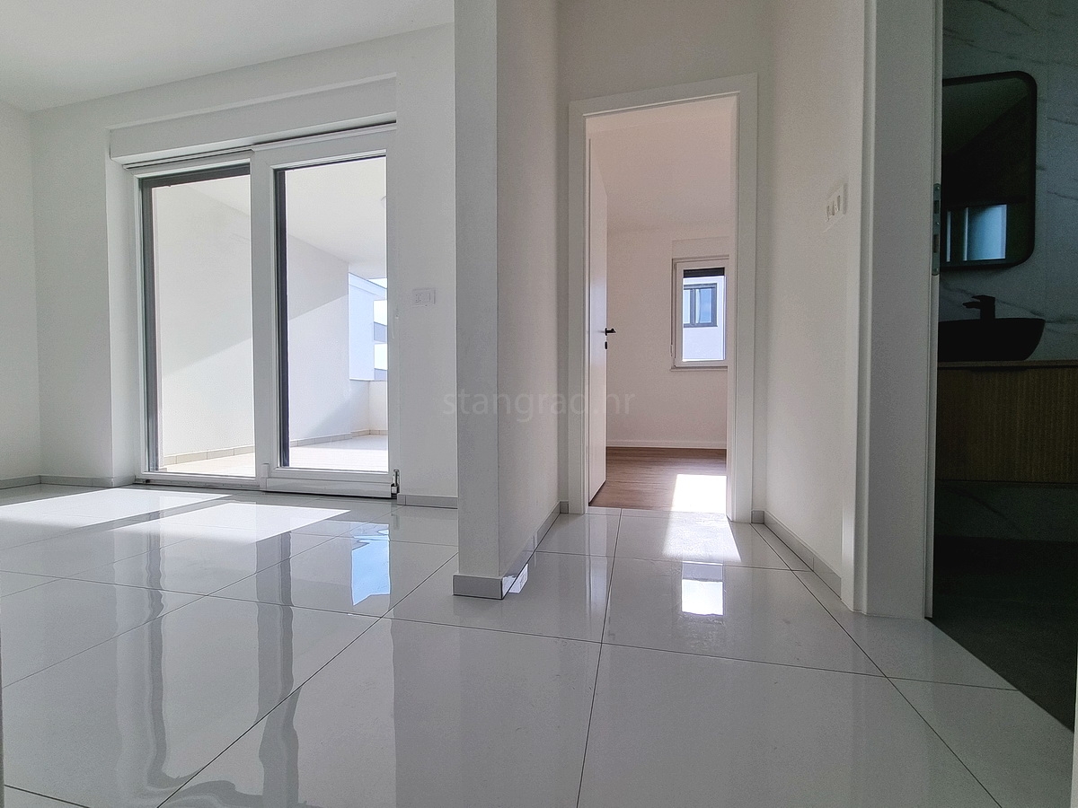 2 bedroom apartment in Novi Vinodolski, Croatia – 103615